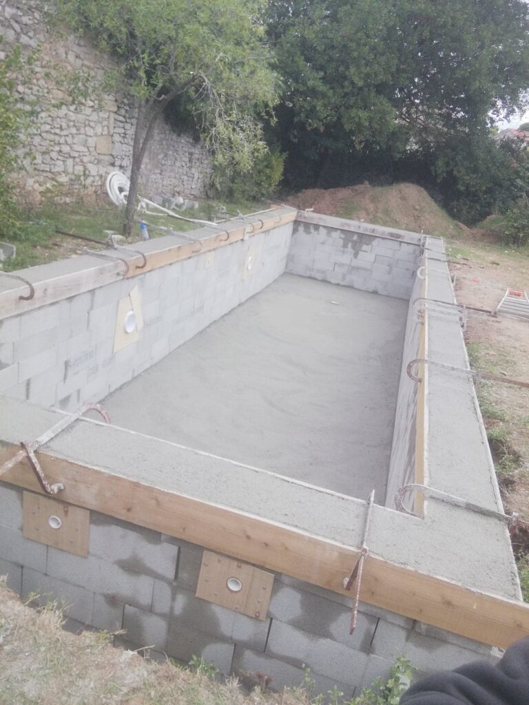 72048883 1736317579845800 5877640462285668352 n